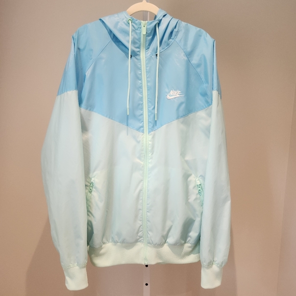 Nike Essentials Windrunner Windbreaker Jacket Mint Foam/Blue Chill DA0001-379 - Picture 5 of 15